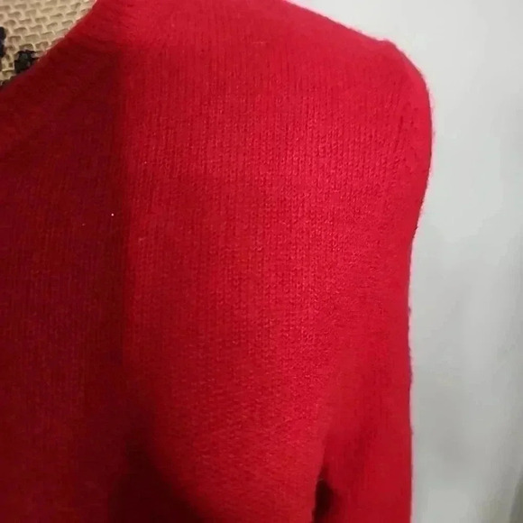 Cashmere Charter Club Luxury red sweater.  Size Medium - Picture 6 of 6